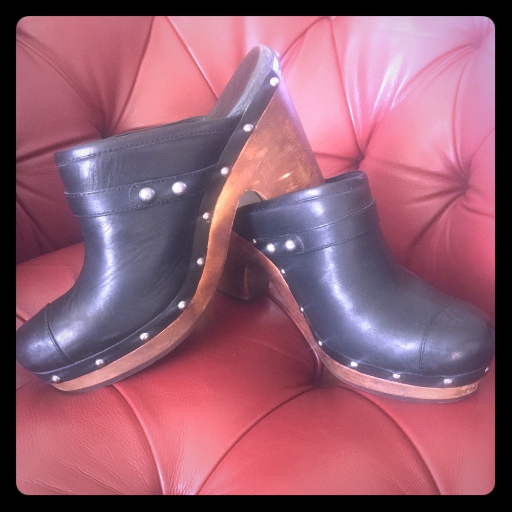 Ugg Clogs